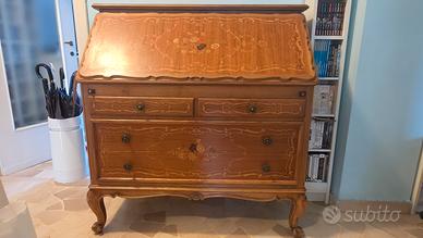 Comò con ribalta/cassettone in legno di noce