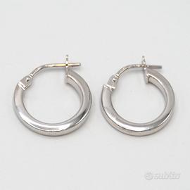 Orecchini oro bianco 9kt a cerchio scatolato S.122