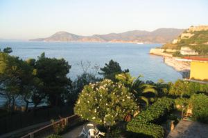 Elba Padulella 4p sul mare con grande giardino