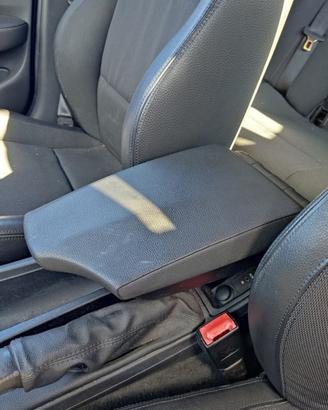 Poggia braccio BMW 118 del 2010