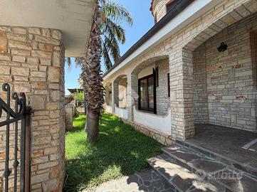 VILLA SINGOLA A ALLISTE