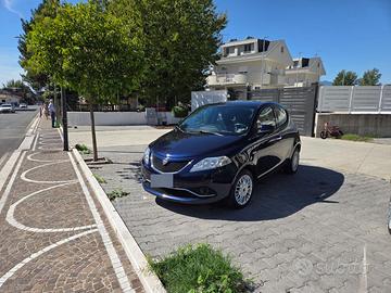 Lancia Y
