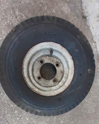 Cerchio + pneumatico 5.00-8 per rimorchio