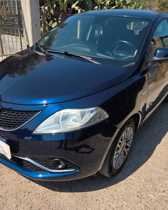 Lancia Ypsilon 1.2 69 CV 5 porte Gold