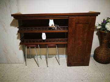 Mobile pensile con mensole