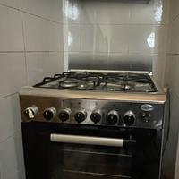 Cucina con forno elettrico + cappa