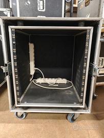 Flight Case mobile Rack con ruote e ciabatta