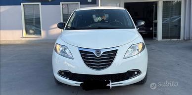 ypsilon 