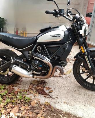 Ducati Scrambler 800 Icon Dark 