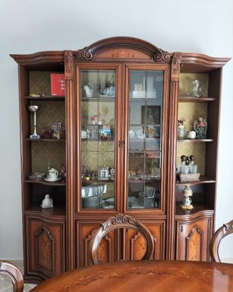 Sala da pranzo completa stile barocco vintage