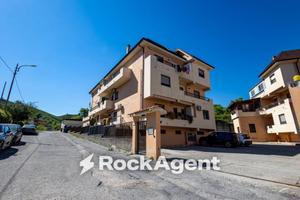 Attico / Mansarda di 119 m² con 4 locali a Catanza