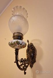 Coppia di appliques classiche in ottone e ceramica