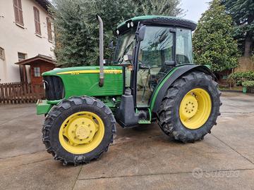 TRATTORE AGRICOLO USATO JOHN DEERE 5515 DT