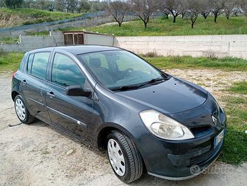 Renault Clio 15d 70cc