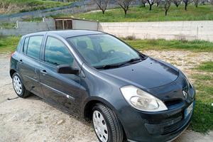 Renault Clio 15d 70cc