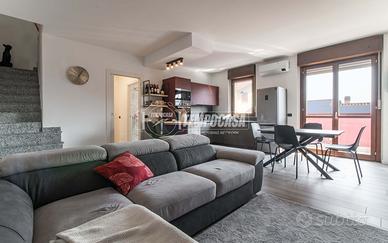 MARNATE - TRILOCALE con DOPPI SERVIZI e BOX