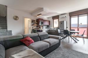MARNATE - TRILOCALE con DOPPI SERVIZI e BOX