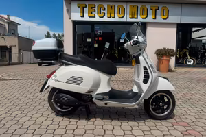 Piaggio Vespa 300 GTS - SETTEMBRE PASSAGGIO OMAGGI