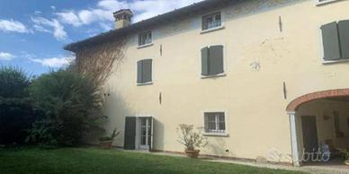 Immobile in asta di 676 m² con più di 5 locali a B