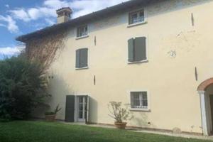 Immobile in asta di 676 m² con più di 5 locali a B