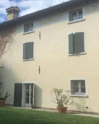 Immobile in asta di 676 m² con più di 5 locali a B