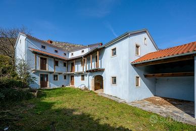 Splendida casa carsica dei primi '900