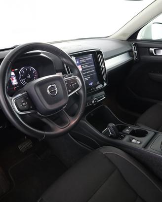 VOLVO XC40 (2017--->) XC40 T4 AWD Geartronic Momen