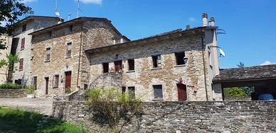 Rustico / Casale di 500 m² con più di 5 locali a V