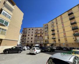 Università-Largo Vitali: 4 ambienti piano rialzato
