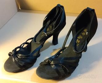 Sandali da ballo latino americano, caraibico, etc.
