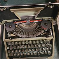 macchina da scrivere olympia