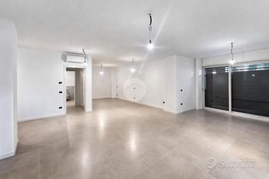 NEGOZIO A SCANZOROSCIATE