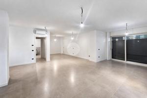 NEGOZIO A SCANZOROSCIATE