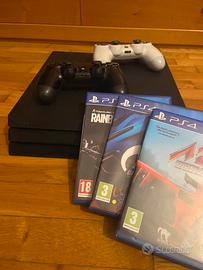 Playstaion 4 Pro 1 Tera + 2 Joystick + 3 Giochi