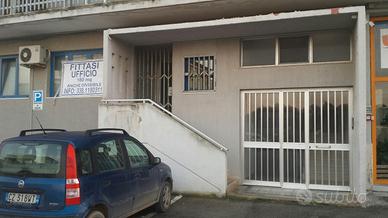 Ufficio con parcheggio