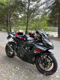 SUZUKI GSX-R 750 K7
