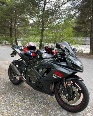 SUZUKI GSX-R 750 K7