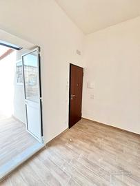 Monolocale nuovo con terrazzo e clima