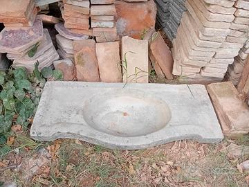 lavello antico in marmo 
