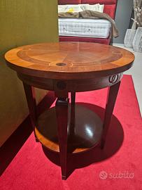 Tavolino in ciliegio con intarsi 