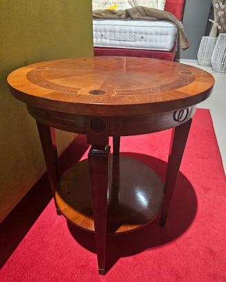 Tavolino in ciliegio con intarsi 