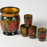 Lacca russa, vaso con 4 bicchierini