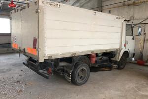 Camion OM50 con ribaltabile