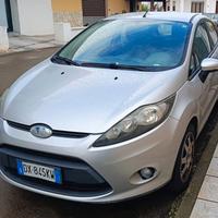 Ford Fiesta intera o per ricambi