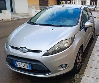 Ford Fiesta intera o per ricambi