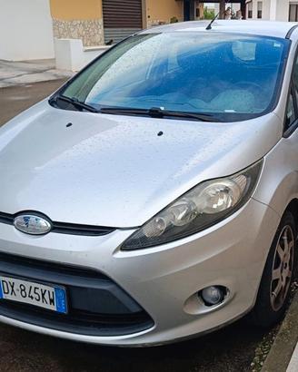 Ford Fiesta intera o per ricambi