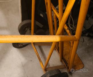 Carrello a 3 ruote carico scarico 