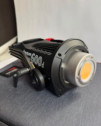 Aputure Light Storm LS 600D V-Mount; 600 watt LED