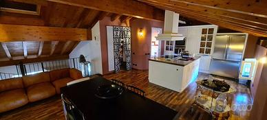 Attico / Mansarda di 148 m² con 4 locali e box aut