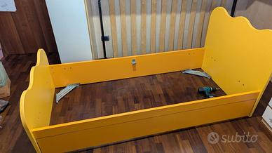 Letto singolo con rete e materasso